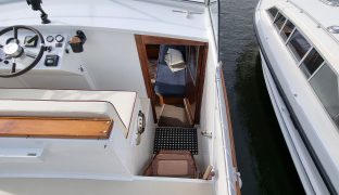 Classic 35 - Lady Elizabeth - 5 Berth Inland Cruiser