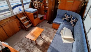 Classic 35 - Lady Elizabeth - 5 Berth Inland Cruiser