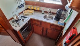 Classic 35 - Lady Elizabeth - 5 Berth Inland Cruiser