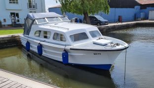 Elysian 27 - Mary - 4 Berth Inland Cruiser