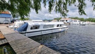 Bounty 37 - Reflection - 7 Berth Inland Cruiser