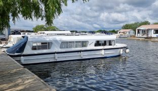 Bounty 37 - Reflection - 7 Berth Inland Cruiser