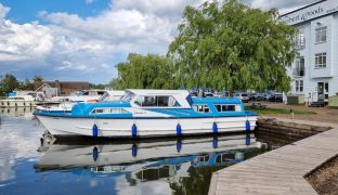 Aquafibre 38 - Glenda II - 8 Berth Inland Cruiser