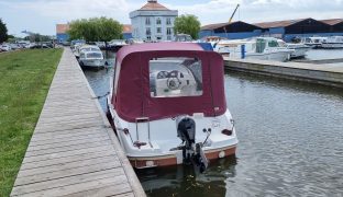 Quicksilver 540 - Squirt - 2 Berth Motor Boat