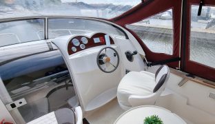 Quicksilver 540 - Squirt - 2 Berth Motor Boat