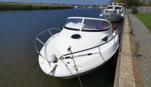 Quicksilver 540 - Squirt - 2 Berth Motor Boat