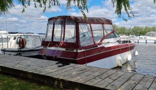 Century Meridian - Red Dog - 4 Berth Sports Cruiser