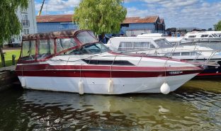 Century Meridian - Red Dog - 4 Berth Sports Cruiser