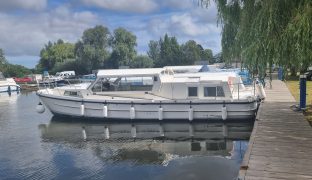 Connoisseur 37 - Broadland Mist - 2 Berth Inland Cruiser