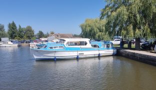 Bourne 35 - Victoria Jane - 6 Berth Inland Cruiser