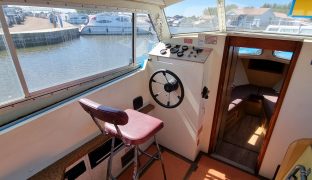 Bourne 35 - Victoria Jane - 6 Berth Inland Cruiser