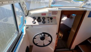 Bourne 35 - Victoria Jane - 6 Berth Inland Cruiser