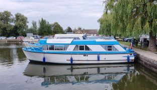 DC 30 - Compass Rose - 4 Berth Inland Cruiser