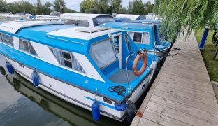 DC 30 - Compass Rose - 4 Berth Inland Cruiser