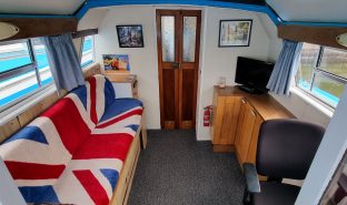 DC 30 - Compass Rose - 4 Berth Inland Cruiser