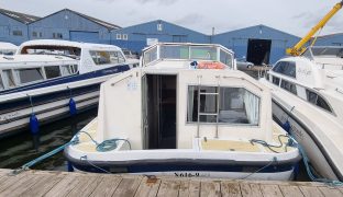 Alphacraft 35 - Brilliant Light - 5 Berth Ex-Hire Cruiser