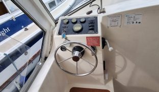 Alphacraft 35 - Brilliant Light - 5 Berth Ex-Hire Cruiser