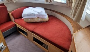 Alphacraft 35 - Brilliant Light - 5 Berth Ex-Hire Cruiser