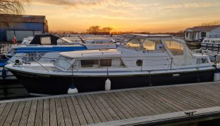 Amerglass 32 - Snowbird - 6 Berth Motor Yacht