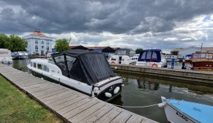 Seamaster Commander  - Bobby's Girl  - 6 Berth Inland Cruiser