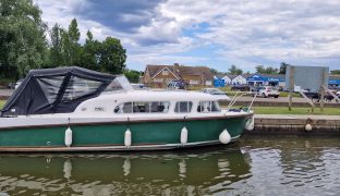 Seamaster Commander  - Bobby's Girl  - 6 Berth Inland Cruiser