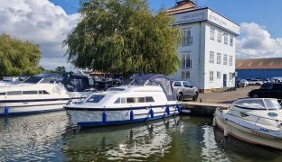 Sheerline 740 - - 2 Berth Inland Cruiser