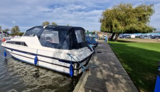 Sheerline 950 Harmony - Hi Light - 5 Berth Ex-Hire Cruiser