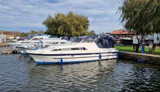Sheerline 950 Harmony - Hi Light - 5 Berth Ex-Hire Cruiser