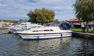 Sheerline 950 Harmony - Hi Light - 5 Berth Ex-Hire Cruiser