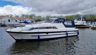 Sheerline 950 Harmony - Hi Light - 5 Berth Ex-Hire Cruiser