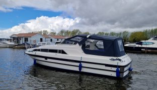 Sheerline 950 Harmony - Hi Light - 5 Berth Ex-Hire Cruiser