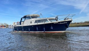 Amerglass 32 - Snowbird - 6 Berth Motor Yacht
