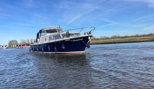 Amerglass 32 - Snowbird - 6 Berth Motor Yacht
