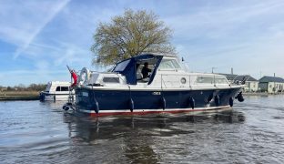 Amerglass 32 - Snowbird - 6 Berth Motor Yacht