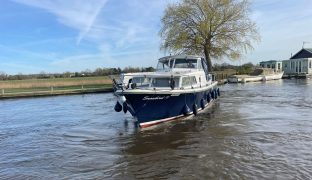Amerglass 32 - Snowbird - 6 Berth Motor Yacht