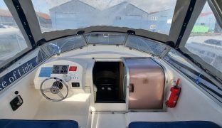 Alphacraft 29 Sportsbridge - Crystal Light - 4 Berth Ex-Hire Cruiser