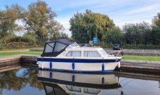 Viking 20 - Elida - 4 Berth Inland Cruiser