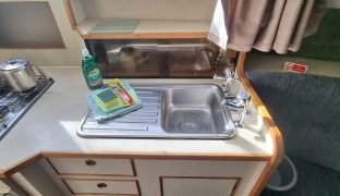 Alphacraft 29 Sportsbridge - Crystal Light - 4 Berth Ex-Hire Cruiser