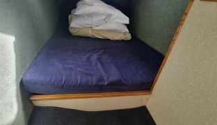 Alphacraft 29 Sportsbridge - Crystal Light - 4 Berth Ex-Hire Cruiser