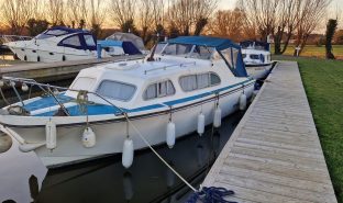 Elysian 27 - Remnus - 4 Berth 4 Berth Inland Cruiser