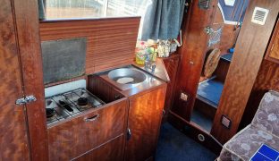 Freeman 26 - Cordwainer - 4 Berth Inland River Cruiser