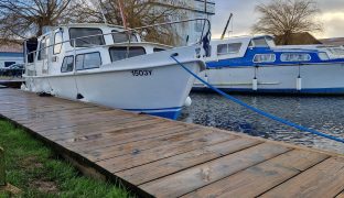 Dutch Steel - Waterfly 111 - 2 Berth Inland River Cruiser