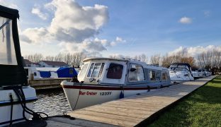 Hampton Safari - Star Cruiser - 4 Berth Inland Cruiser