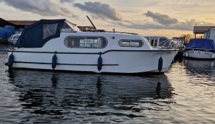 Freeman 22 - Floriana - 4 Berth Classic River Cruiser