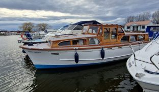 Jack Powles - Noisy Goose  - 4 Berth Wooden River Cruiser