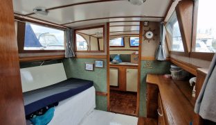 Jack Powles - Noisy Goose  - 4 Berth Wooden River Cruiser