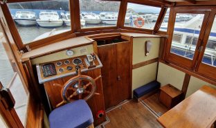 Jack Powles - Noisy Goose  - 4 Berth Wooden River Cruiser