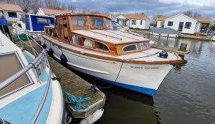 Jack Powles - Noisy Goose  - 4 Berth Wooden River Cruiser