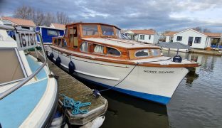 Jack Powles - Noisy Goose  - 4 Berth Wooden River Cruiser