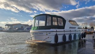 Princess 30 - Edzell Castle - 5 Berth River Cruiser With Everything On Her